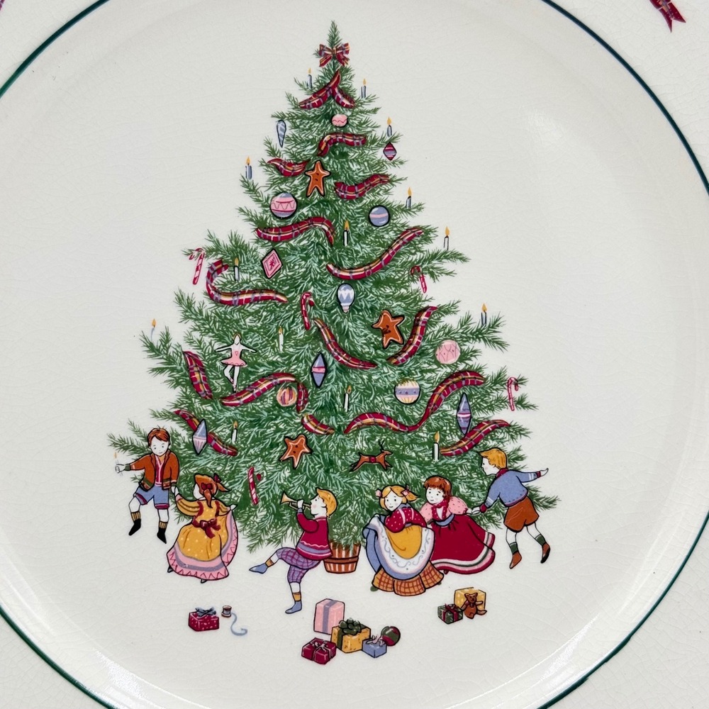 The Cellar O'Tannenbaum Ironstone Dinner Plates Set of 6 Christmas Japan 10.75" - Picture 2 of 8